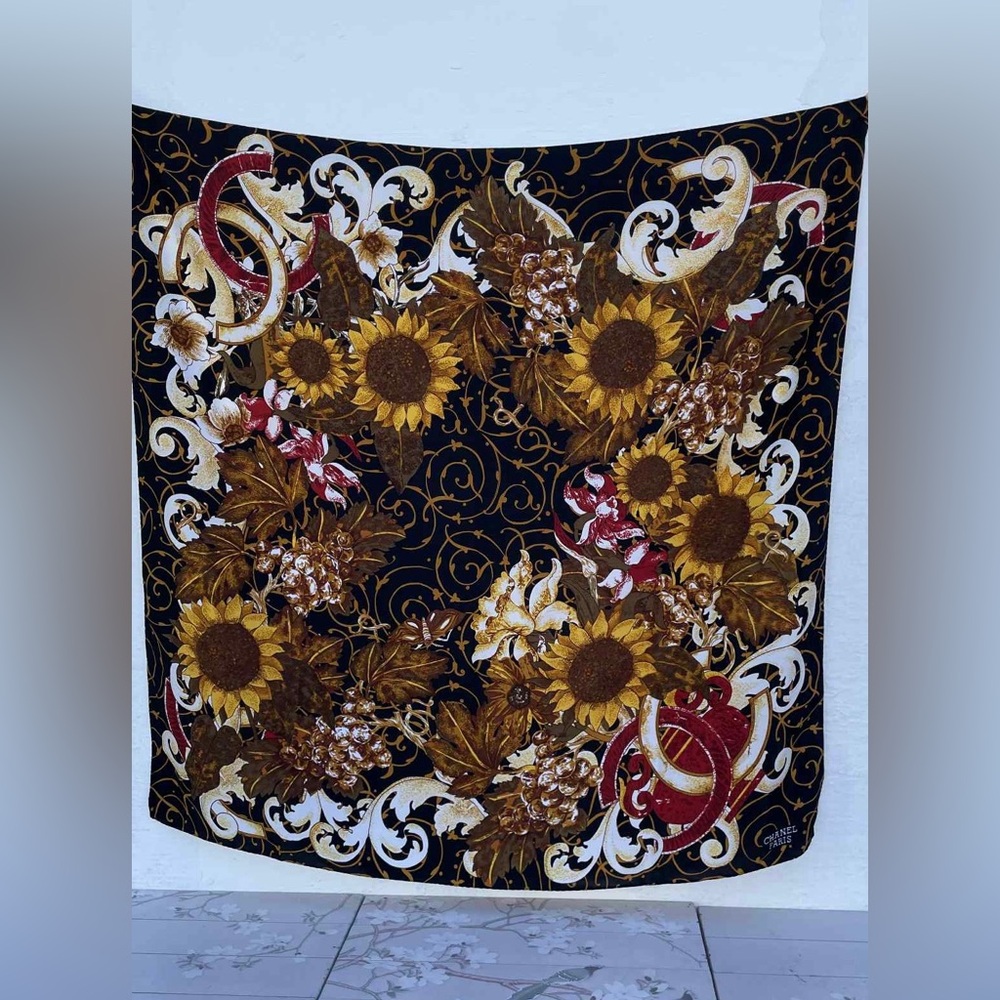 Floral Patterned Scarf with Sunflowers